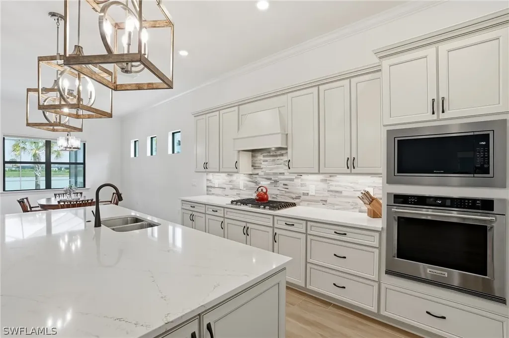 1821 Amador Court Naples FL 34120