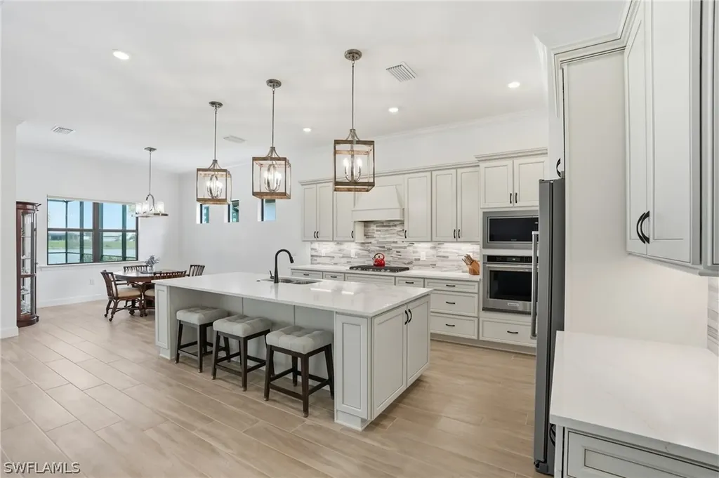 1821 Amador Court Naples FL 34120