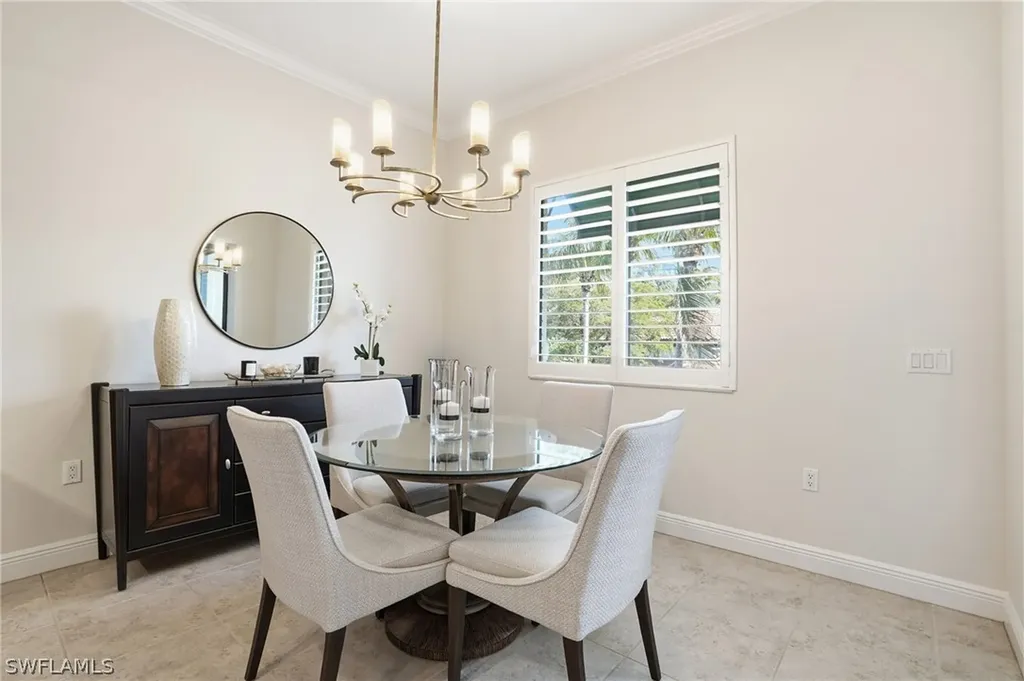 975 Sandpiper Street Naples FL 34102