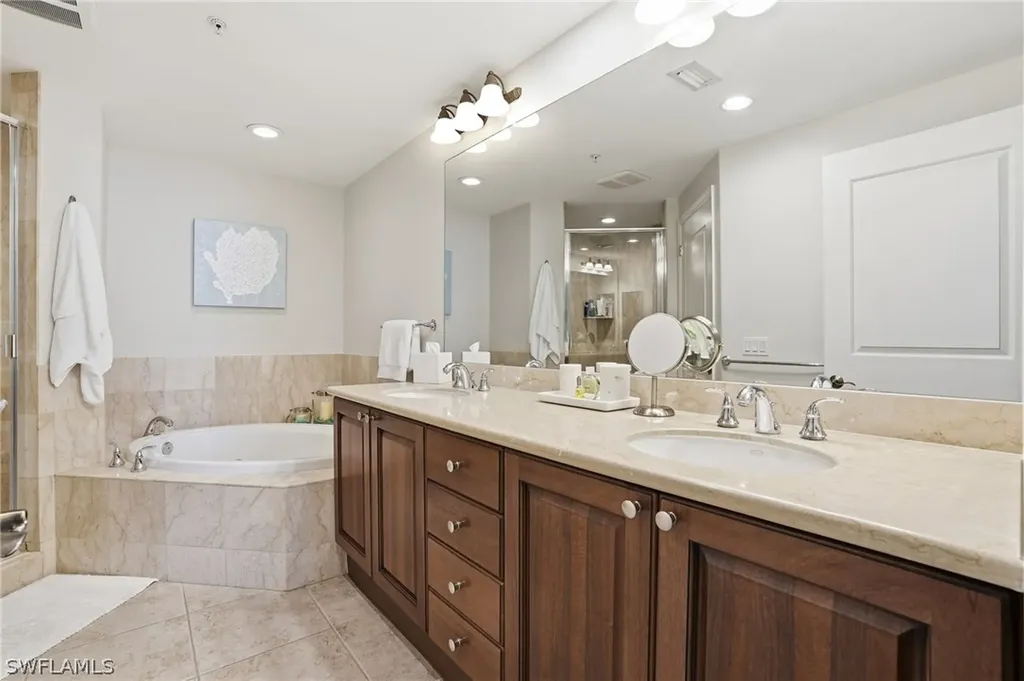 975 Sandpiper Street Naples FL 34102