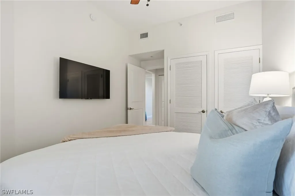 975 Sandpiper Street Naples FL 34102