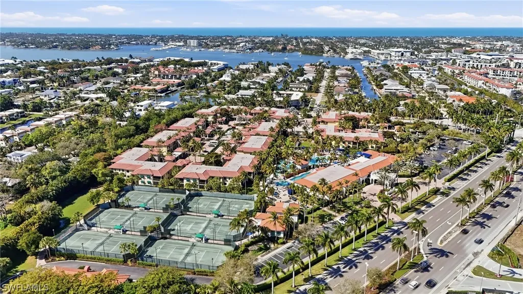 975 Sandpiper Street Naples FL 34102