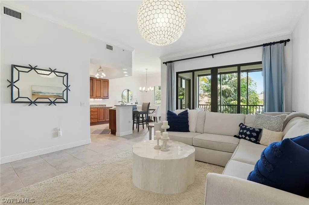 975 Sandpiper Street Naples FL 34102