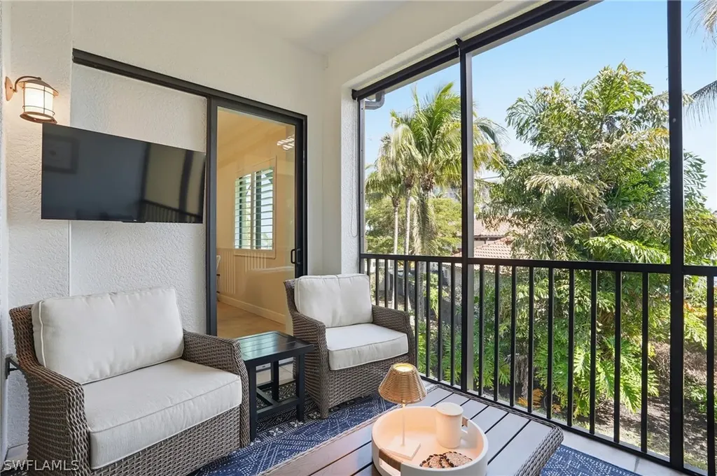 975 Sandpiper Street Naples FL 34102