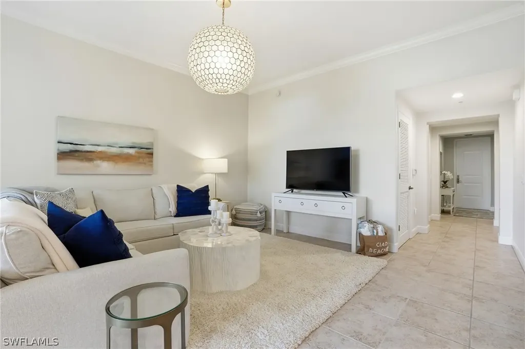 975 Sandpiper Street Naples FL 34102