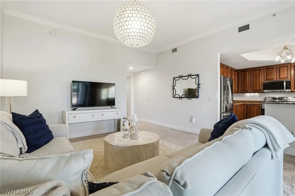 975 Sandpiper Street Naples FL 34102