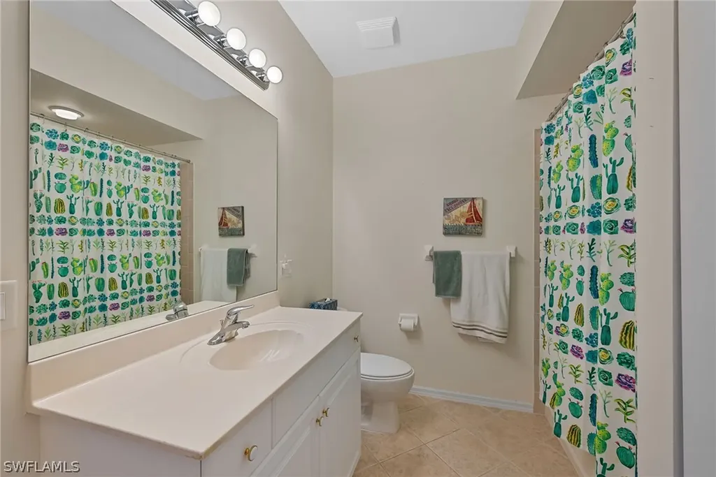 3993 Bishopwood Court E Naples FL 34114