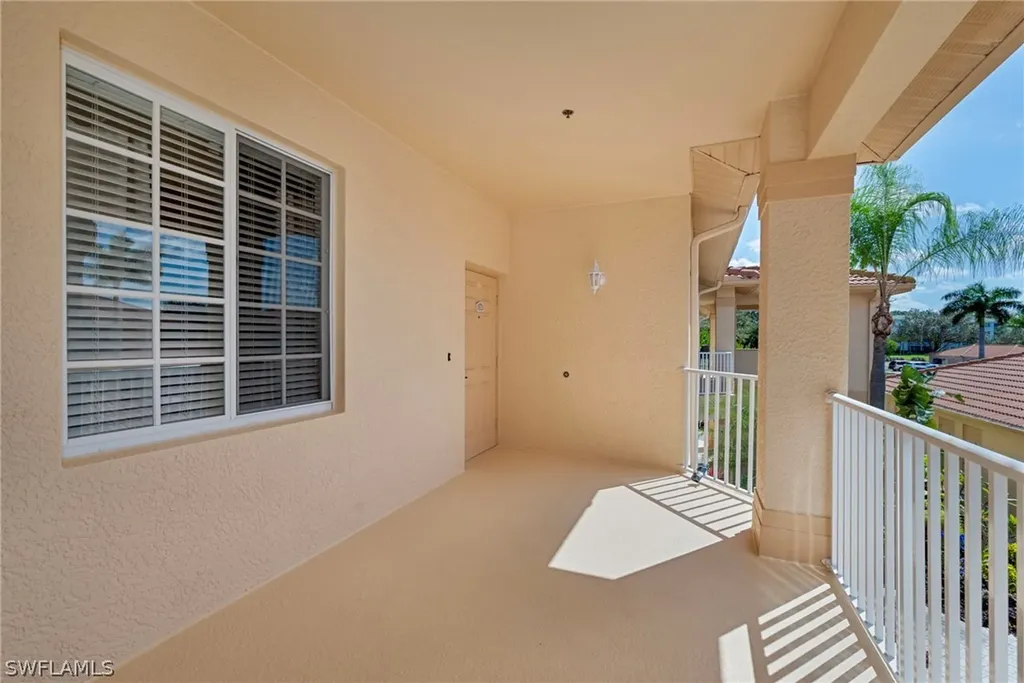 3993 Bishopwood Court E Naples FL 34114