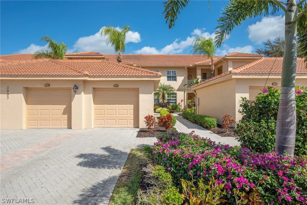 3993 Bishopwood Court E Naples FL 34114