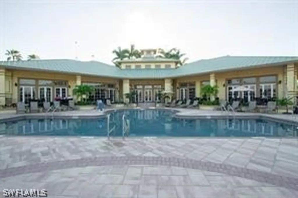 3993 Bishopwood Court E Naples FL 34114