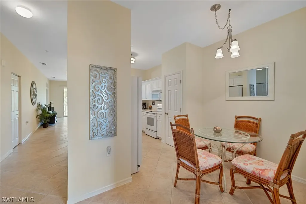 3993 Bishopwood Court E Naples FL 34114