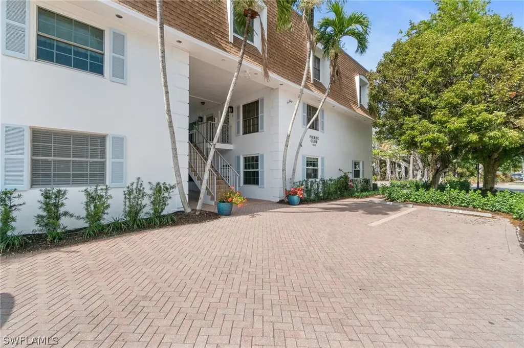 1222 Gordon Drive Naples FL 34102