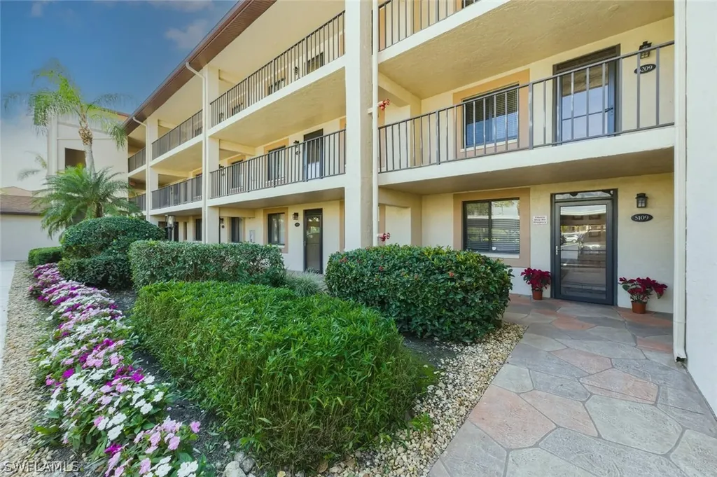 7300 Saint Ives Way Naples FL 34104