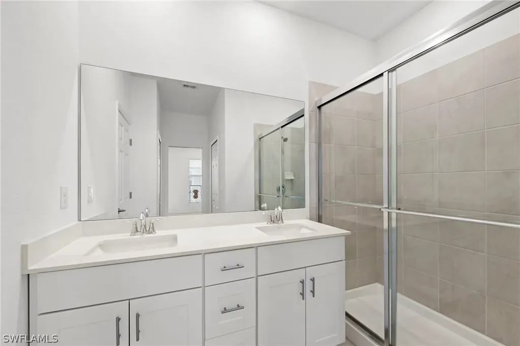 2827 Blossom Way Naples FL 34120