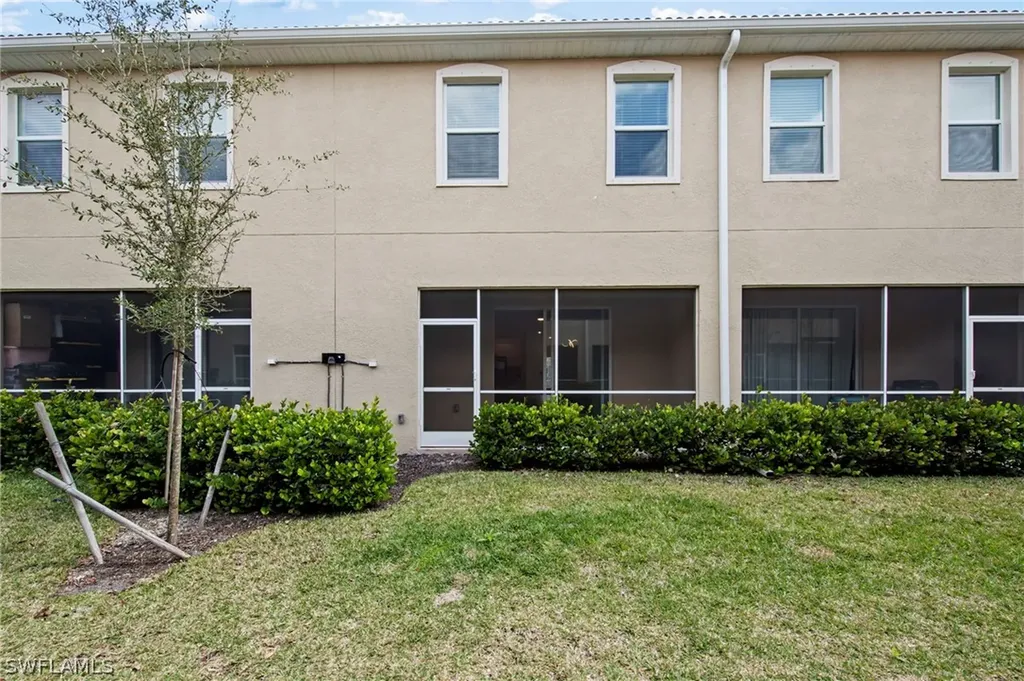 2827 Blossom Way Naples FL 34120
