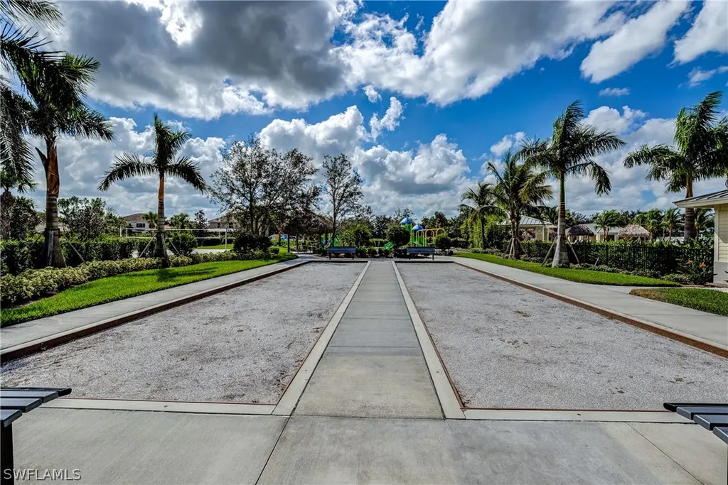 2827 Blossom Way Naples FL 34120