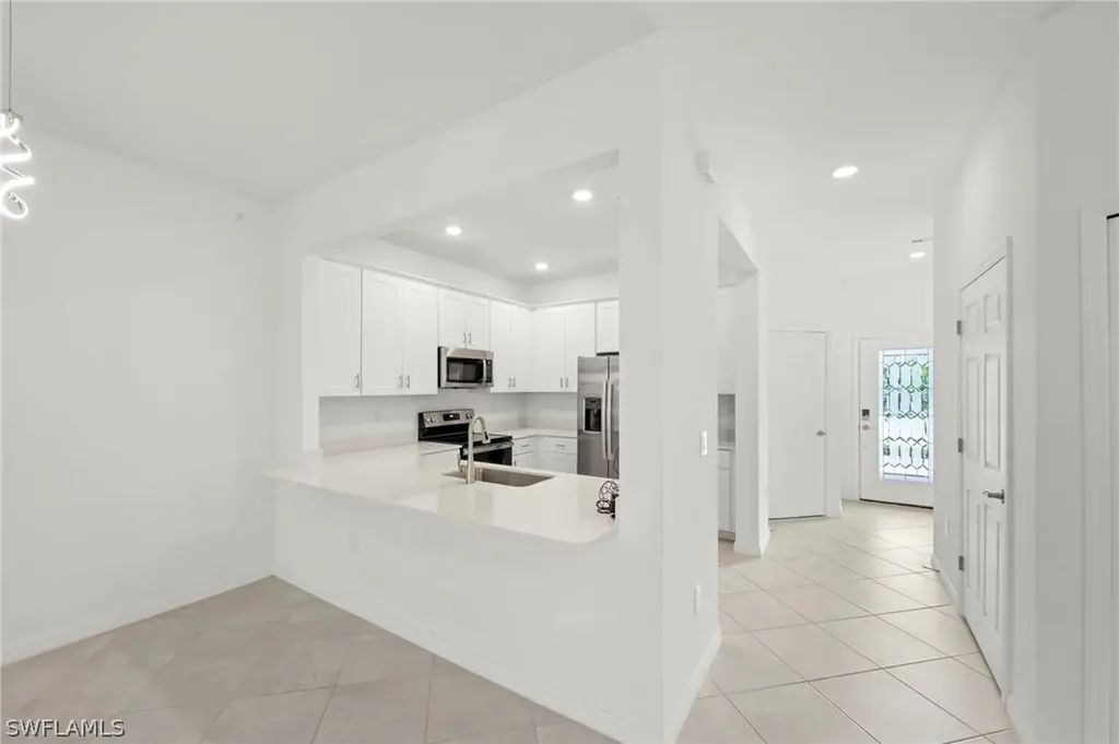 2827 Blossom Way Naples FL 34120