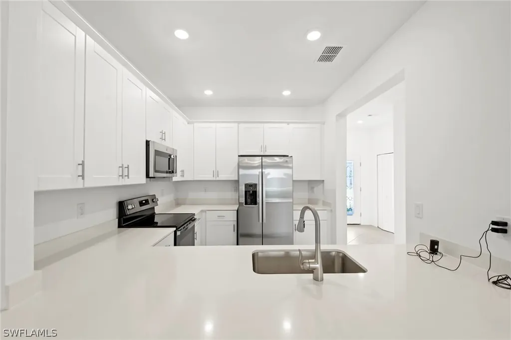 2827 Blossom Way Naples FL 34120