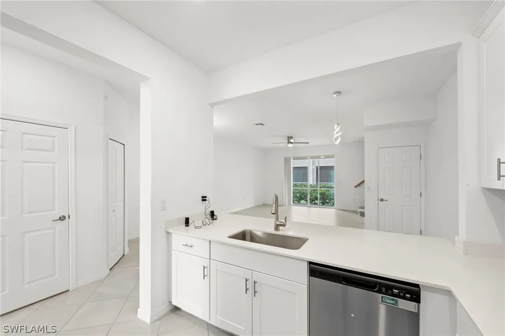 2827 Blossom Way Naples FL 34120