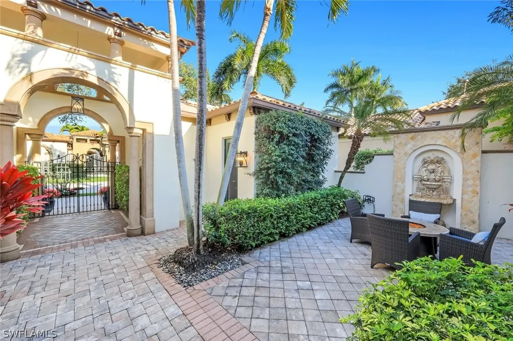 1561 Marsh Wren Lane Naples FL 34105