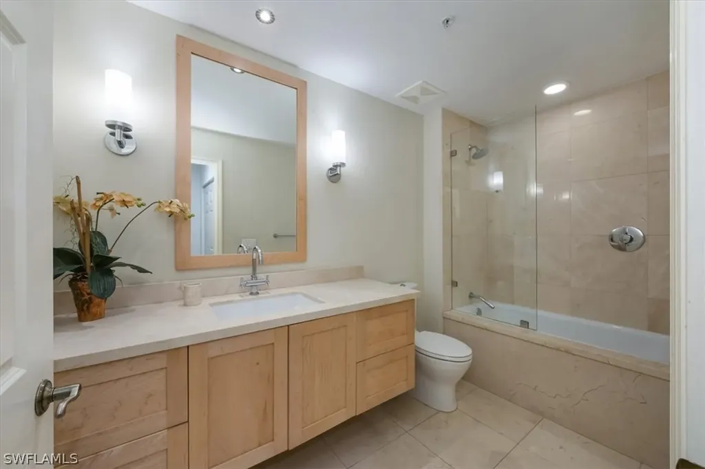 410 Bayfront Place Naples FL 34102