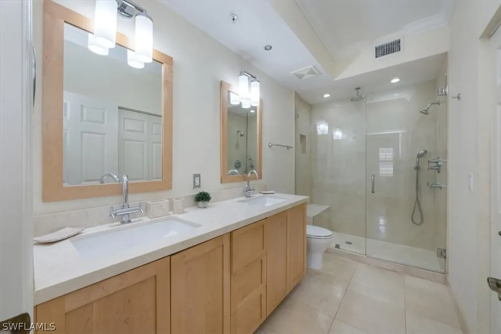 410 Bayfront Place Naples FL 34102