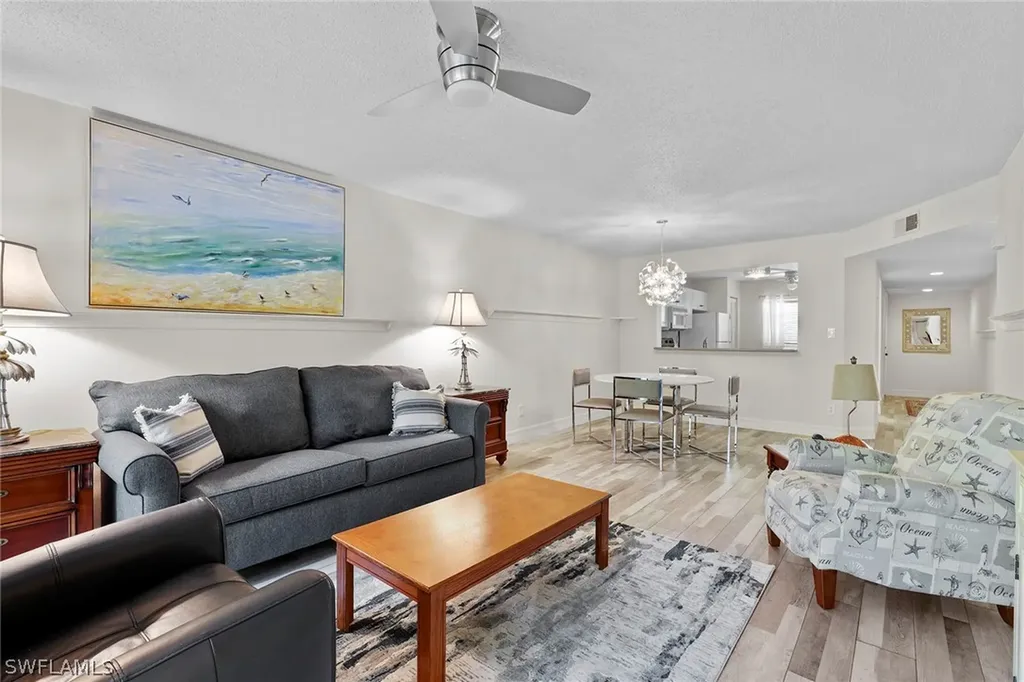 605 Squire Circle Naples FL 34104