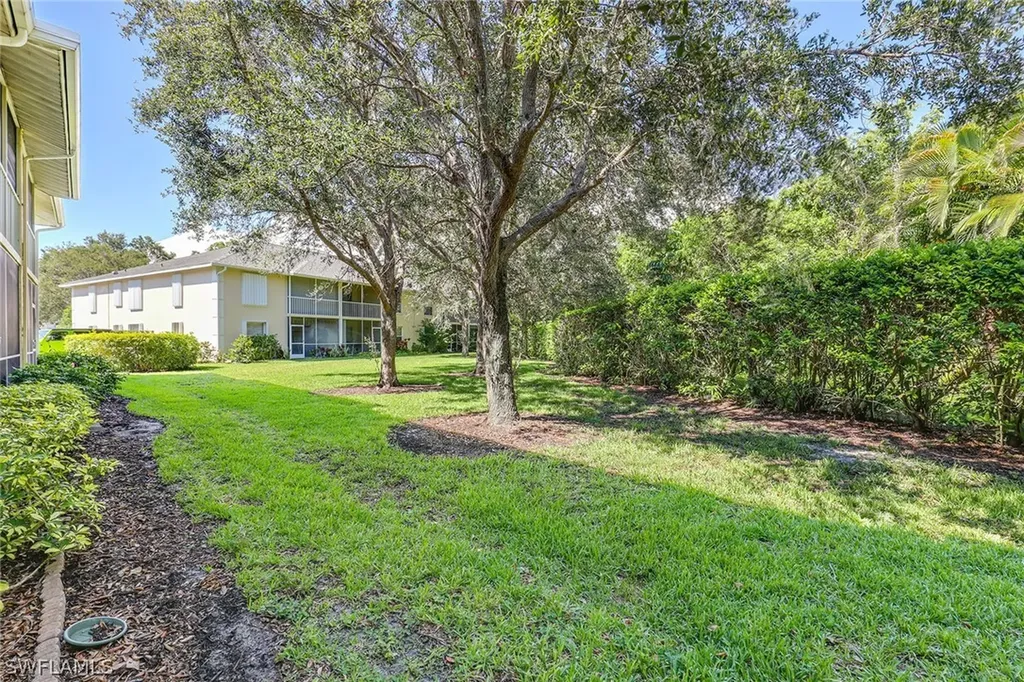 605 Squire Circle Naples FL 34104