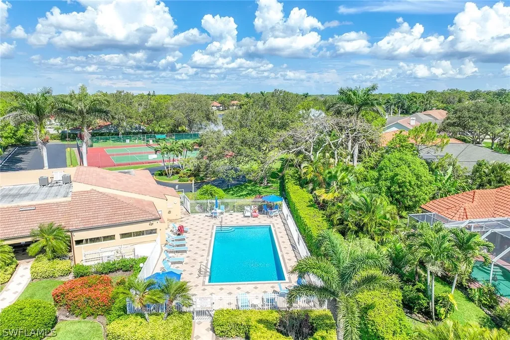 605 Squire Circle Naples FL 34104