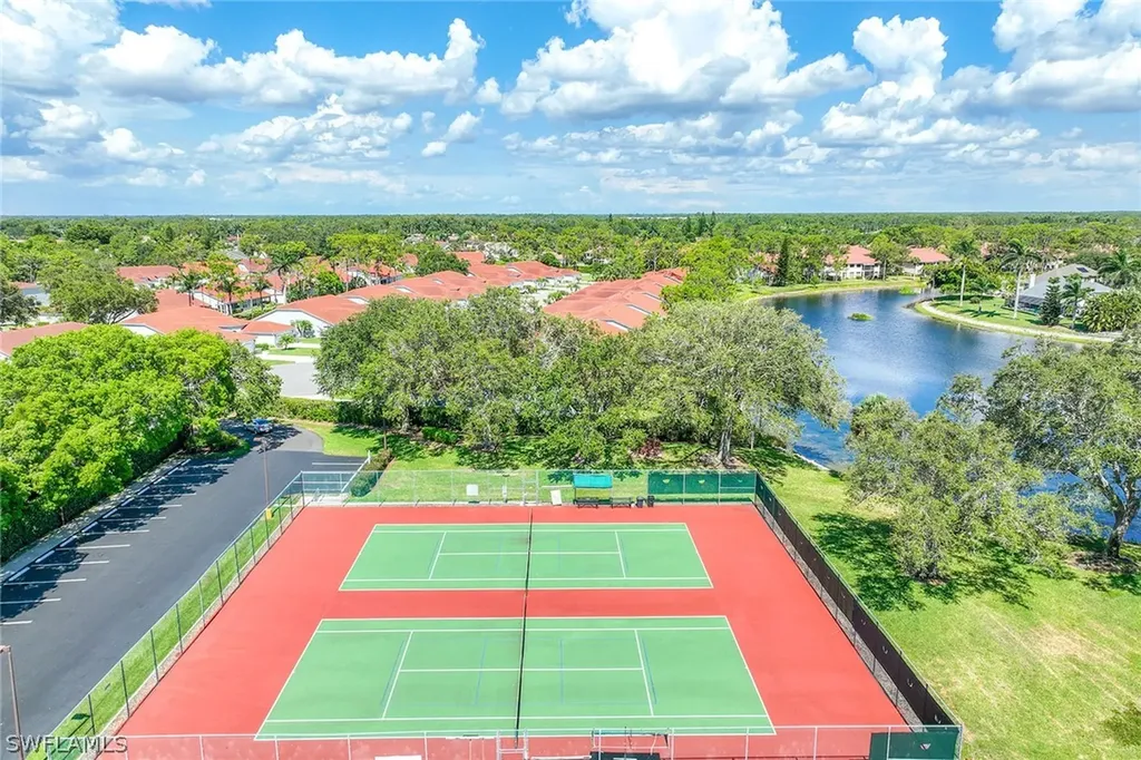 605 Squire Circle Naples FL 34104
