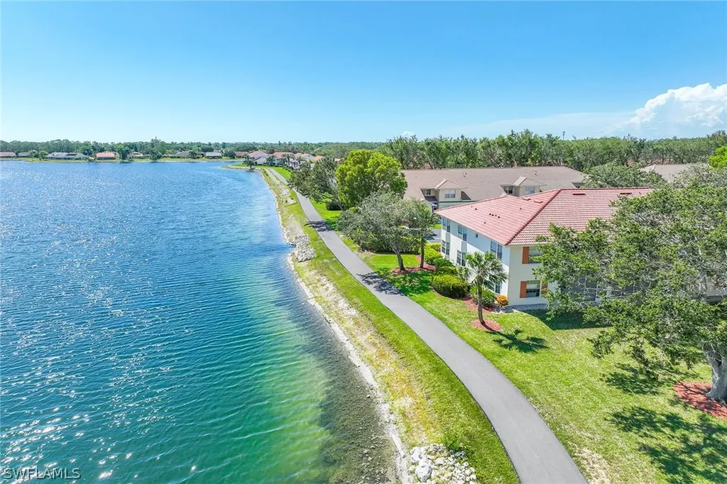 605 Squire Circle Naples FL 34104