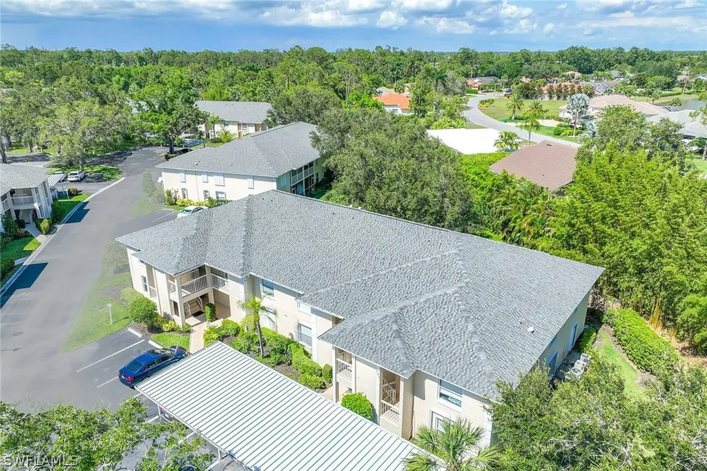 605 Squire Circle Naples FL 34104