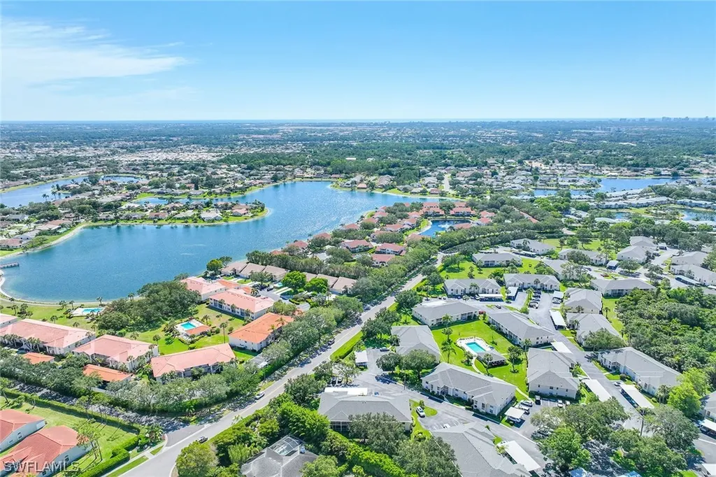 605 Squire Circle Naples FL 34104