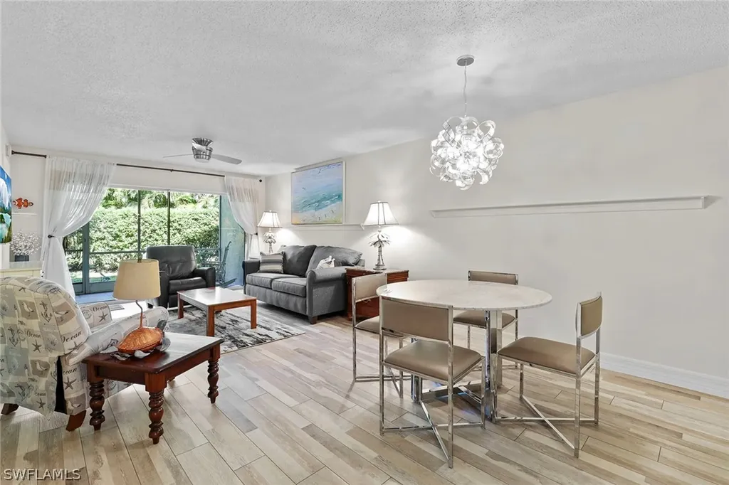 605 Squire Circle Naples FL 34104