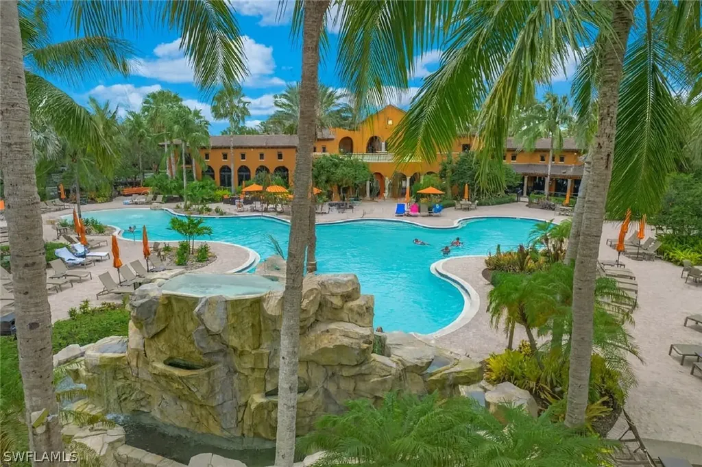 9055 Capistrano Street N Naples FL 34113