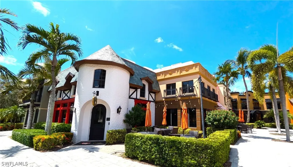 9055 Capistrano Street N Naples FL 34113