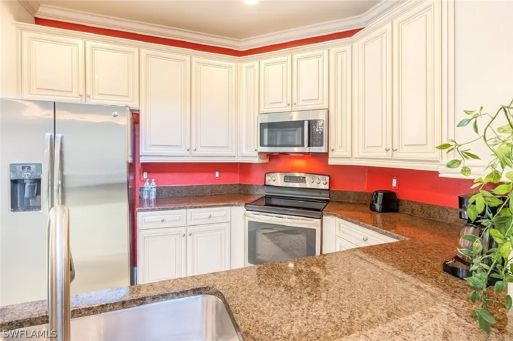 9055 Capistrano Street N Naples FL 34113