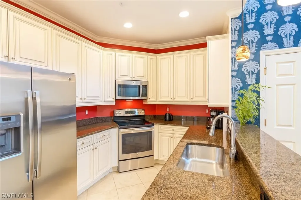 9055 Capistrano Street N Naples FL 34113