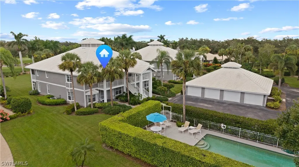 486 Edgemere Way E Naples FL 34105