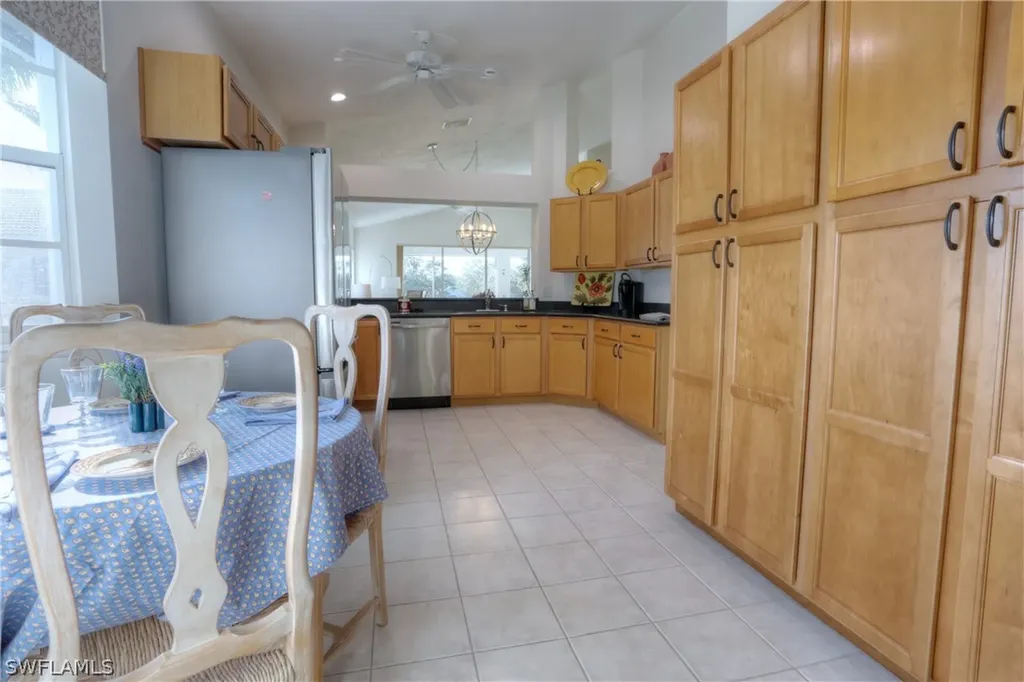 486 Edgemere Way E Naples FL 34105