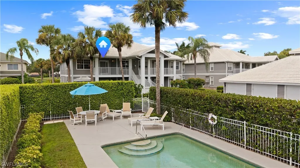 486 Edgemere Way E Naples FL 34105