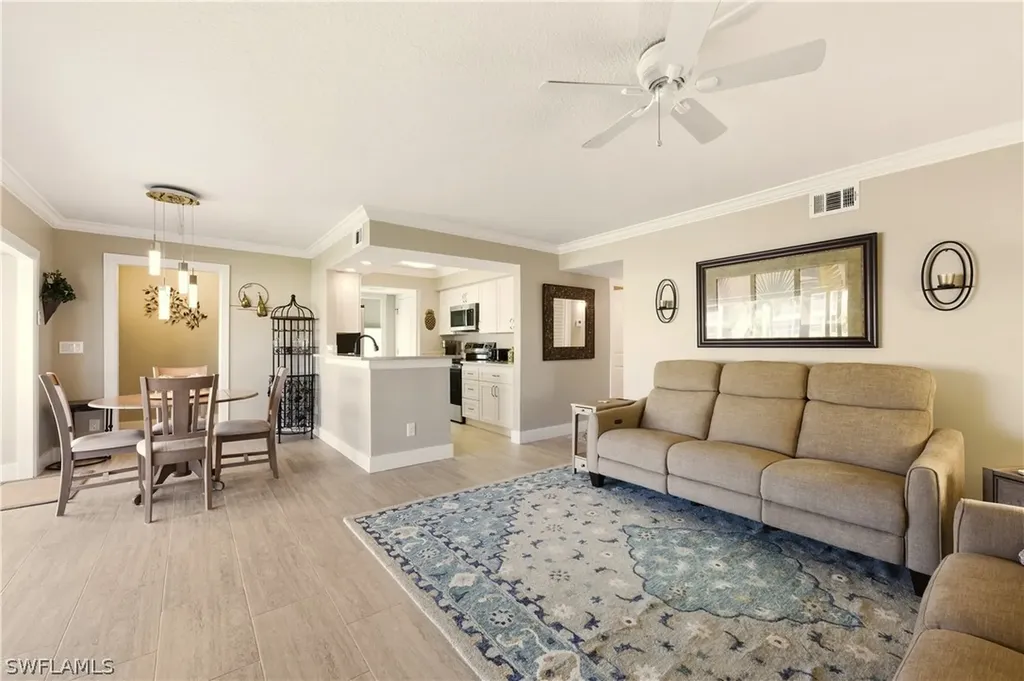 1155 Sandpiper Street Naples FL 34102