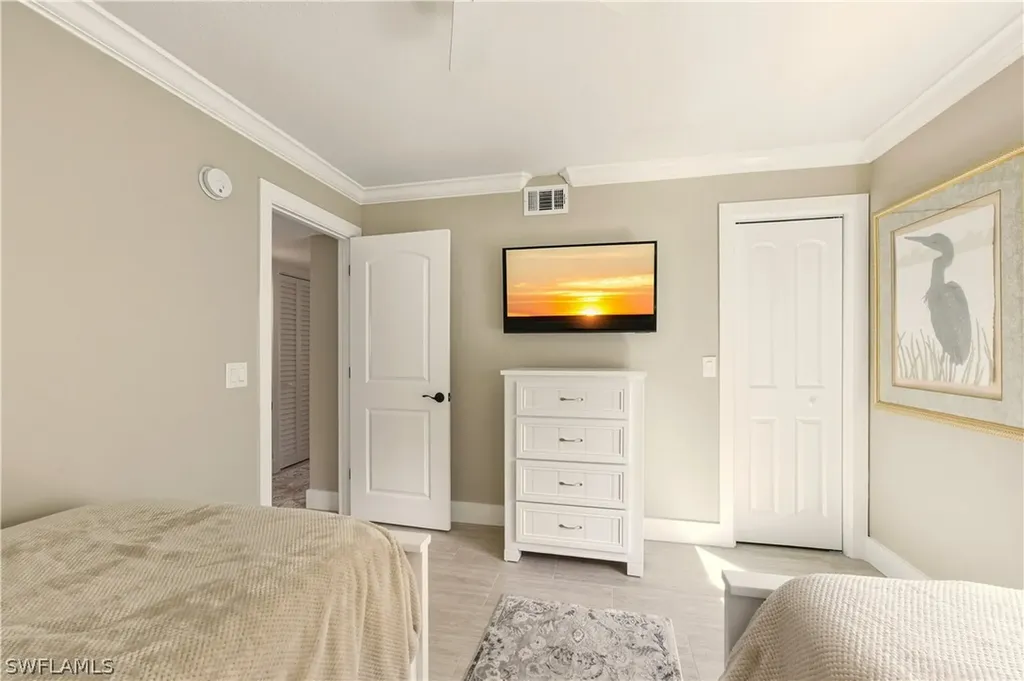1155 Sandpiper Street Naples FL 34102