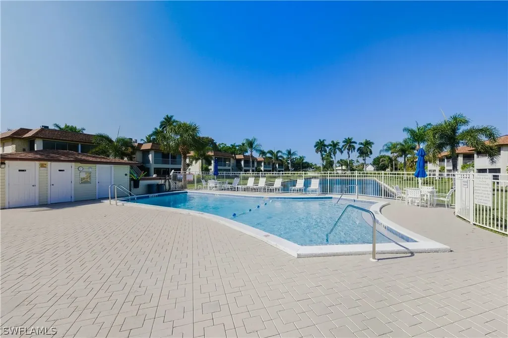 1155 Sandpiper Street Naples FL 34102