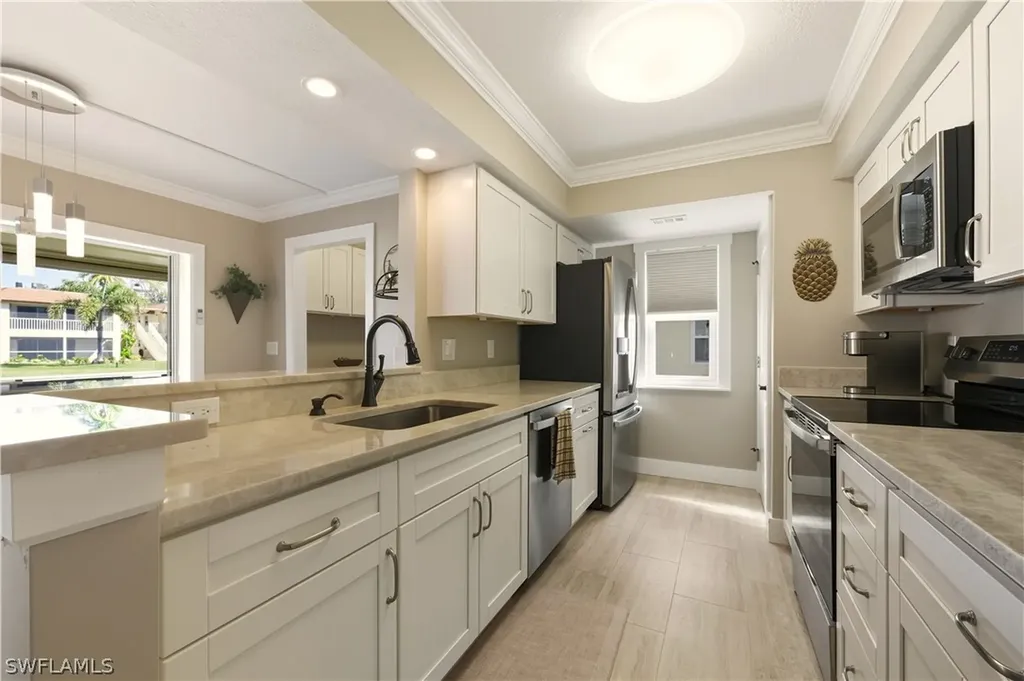 1155 Sandpiper Street Naples FL 34102