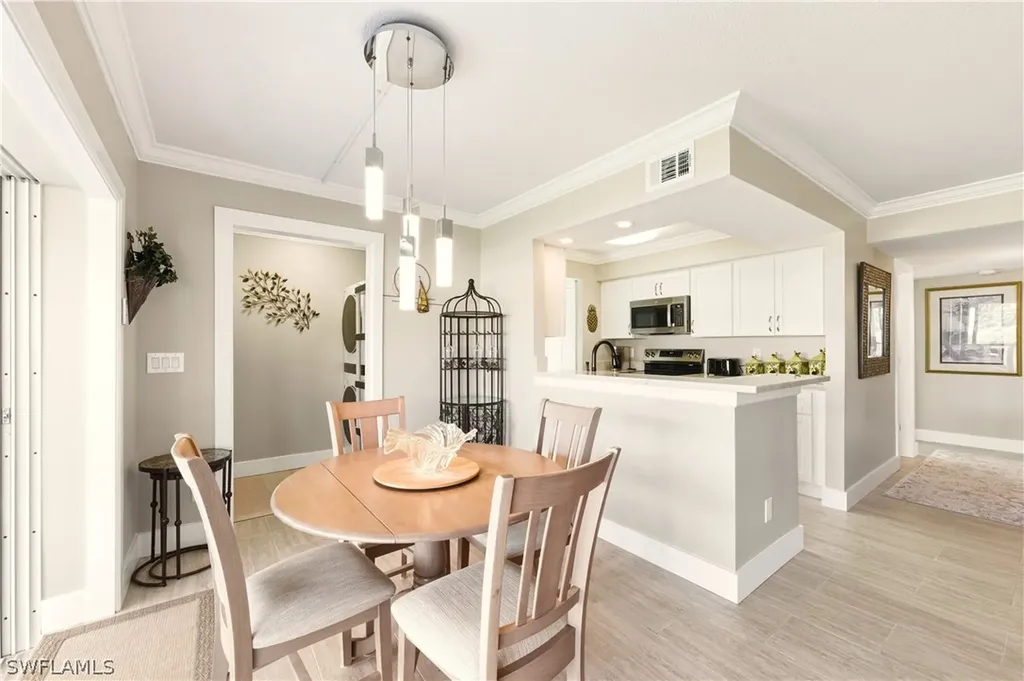 1155 Sandpiper Street Naples FL 34102