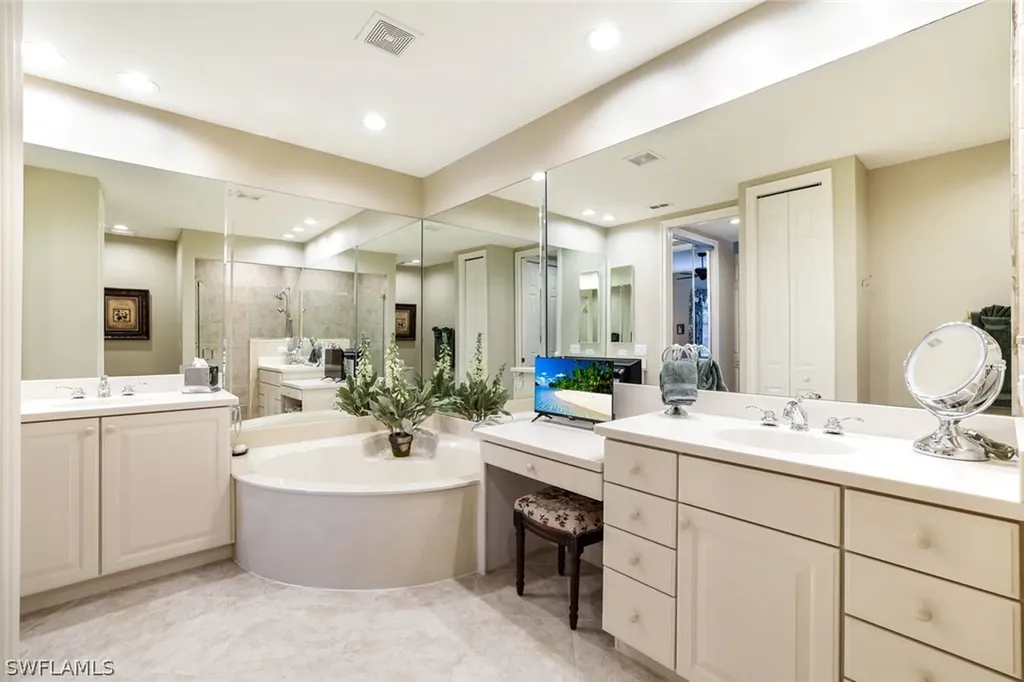 6446 Legacy Circle Naples FL 34113