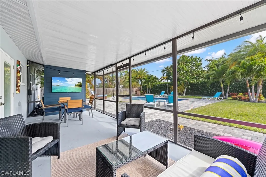 732 108th Avenue N Naples FL 34108