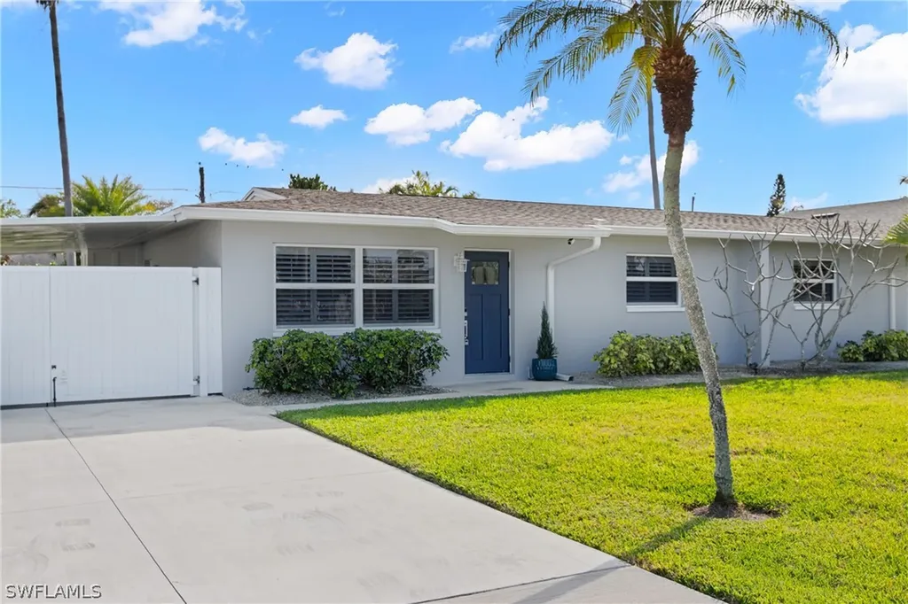 732 108th Avenue N Naples FL 34108