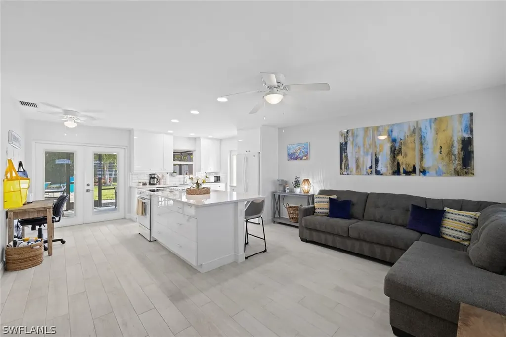 732 108th Avenue N Naples FL 34108